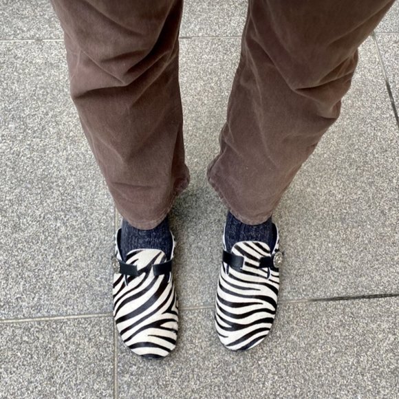 KATE CATE - ALLEGRA ZEBRA CLOG MULES SIZE 10 (NWT) - Picture 2 of 5